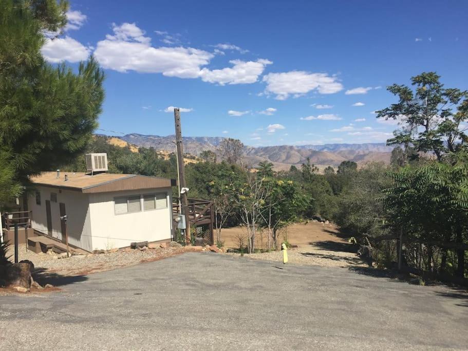 Shirley Creek Retreat: A Mountain Oasis Wofford Heights