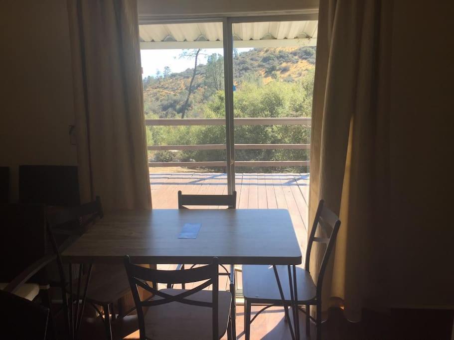 Shirley Creek Retreat: A Mountain Oasis Wofford Heights